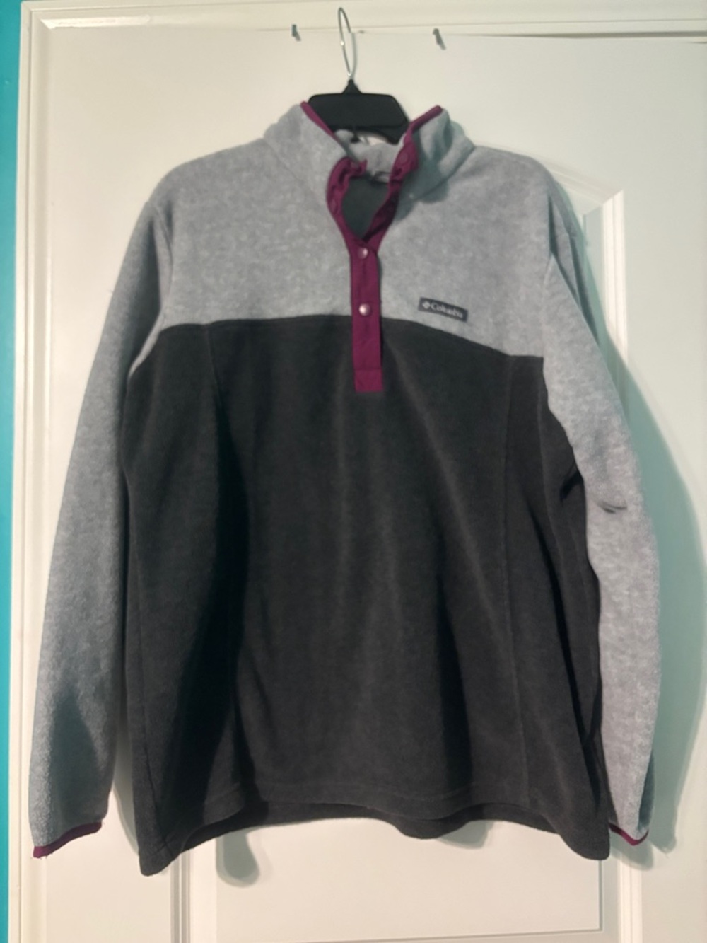 Columbia Two-Tone Gray Fleece Pullover with Plum Snap Placket